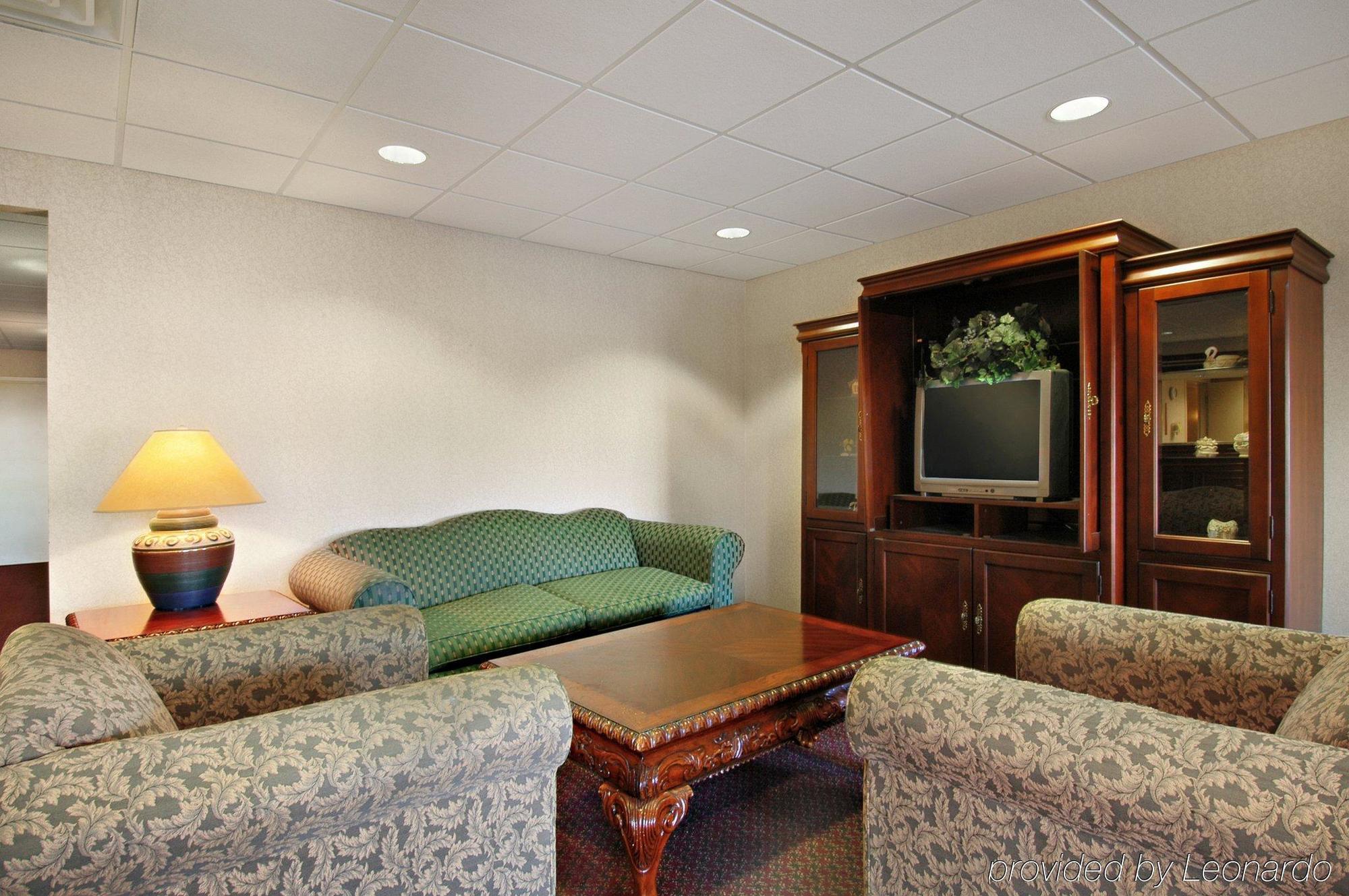 Red Roof Inn Hendersonville Eksteriør billede